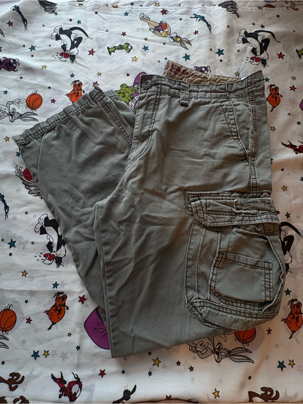 UNIONBAY Men's Olive Cargo Pants - Green Utility Style